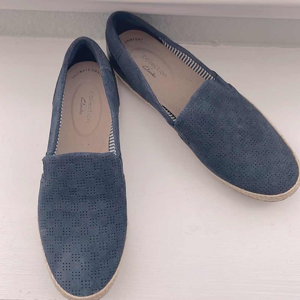 Size 8 deck shoes